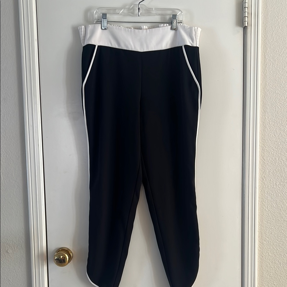 Bebe Women’s Cropped Pants